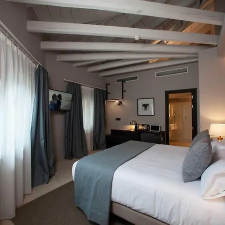 Hotel Palacete Colonial León