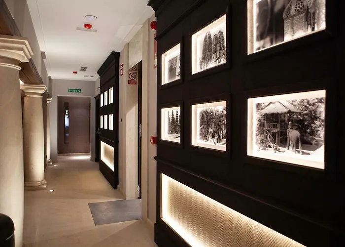 Palacete Colonial Hotel León